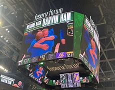 密尔沃基雄鹿迎NBA季后赛关键赛;集结日刷新队史纪录;媒体盛赞;阵容厚度经受考验 密尔沃基雄鹿迎NBA季后赛关键赛;集结日刷新队史纪录;媒体盛赞;阵容厚度经受考验