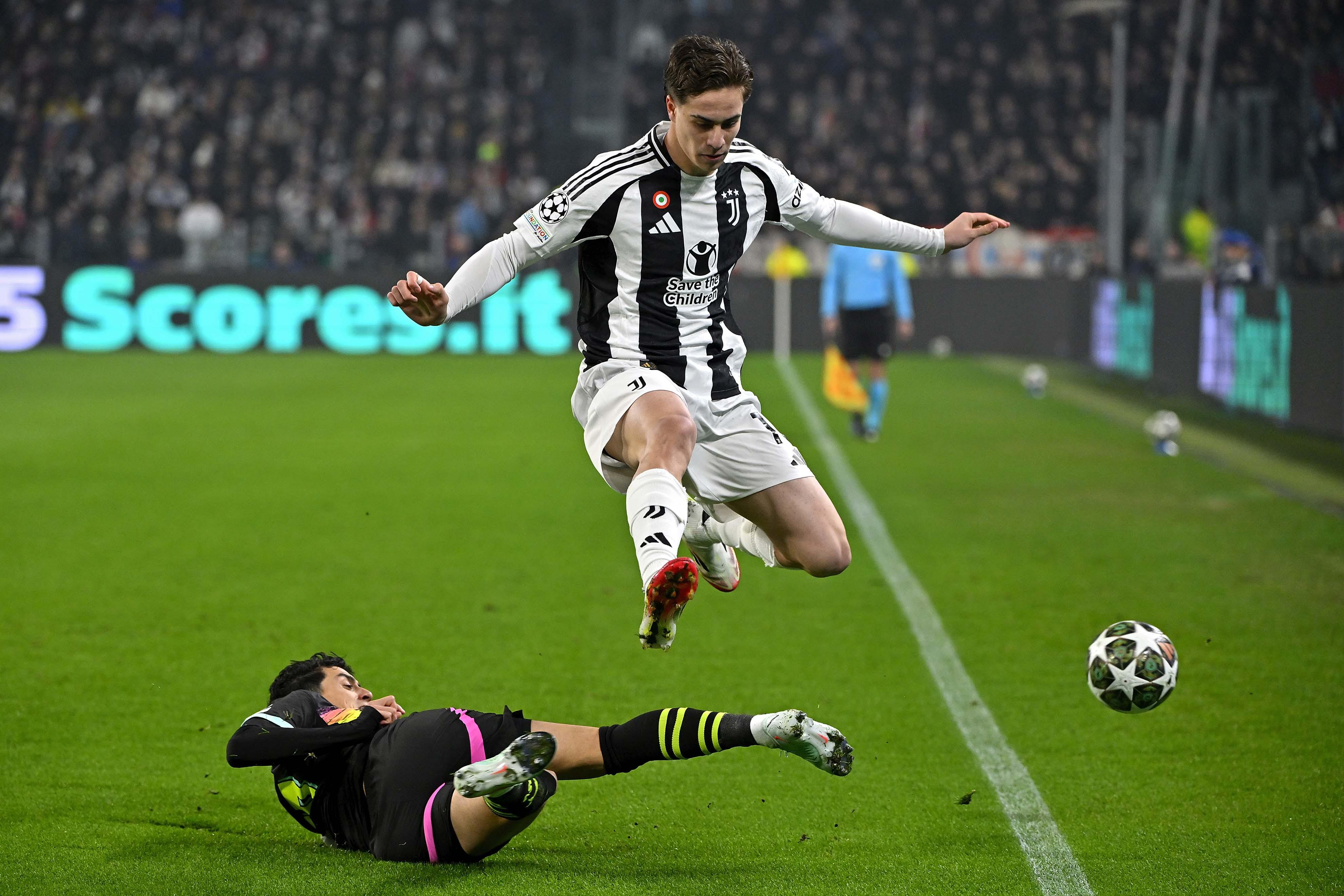 乐鱼体育在线-转折点皇家马德里完成体检，亚冠冲刺阶段攻防权衡，悬念犹存，赛程密集仍需轮换