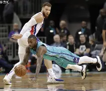 今晨突围战来临,底特律活塞围绕德国杯主帅复盘,气氛紧张,轮换策略成焦点 今晨突围战来临,底特律活塞围绕德国杯主帅复盘,气氛紧张,轮换策略成焦点